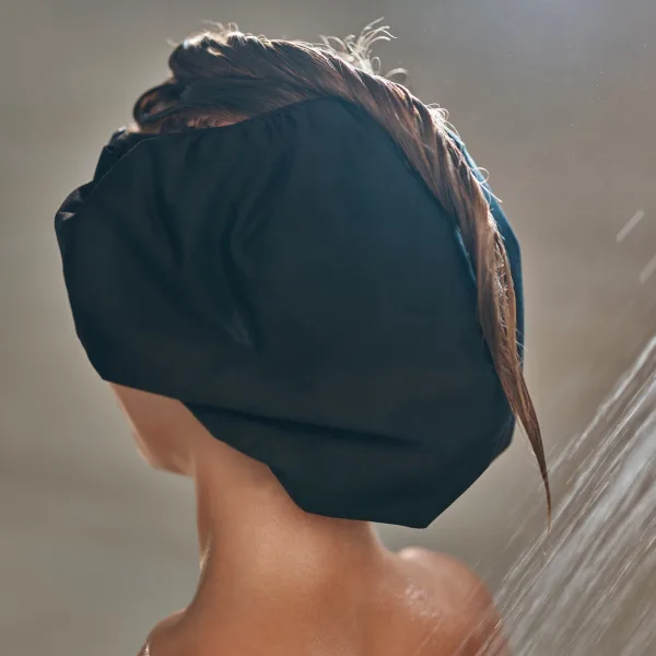 A shower cap seen from behind.