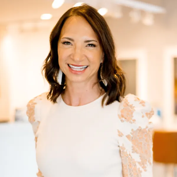 Amy Pal, Whip Salon