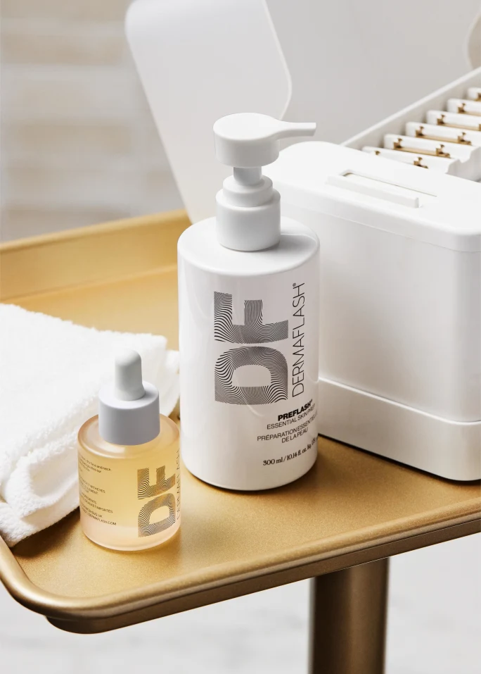 DERMAFLASH PRO debuts alongside PRO PREFLASH, a prep cleanser formulated without alcohol or acetone to create an ideal canvas before treatment.