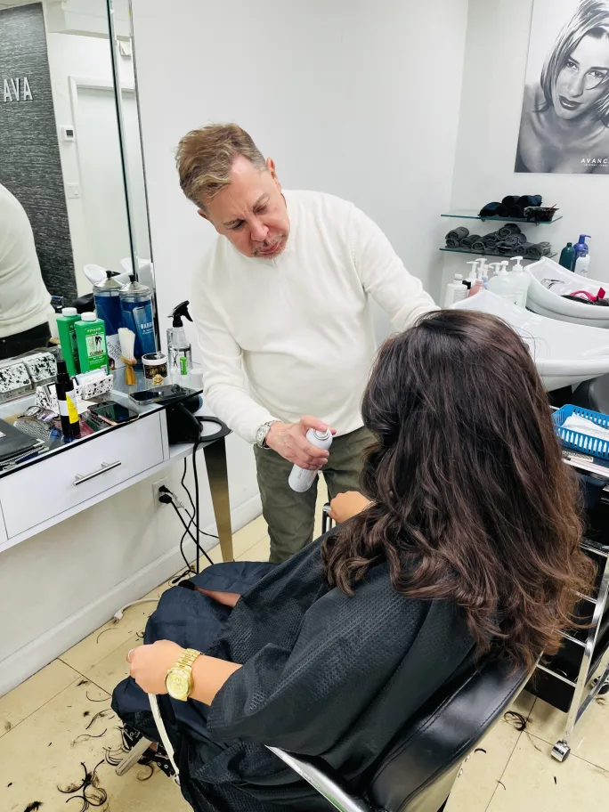 The finishing touch makes all the difference.Dialing in shine, shape and color—because great hair isn’t just styled, it’s personalized.