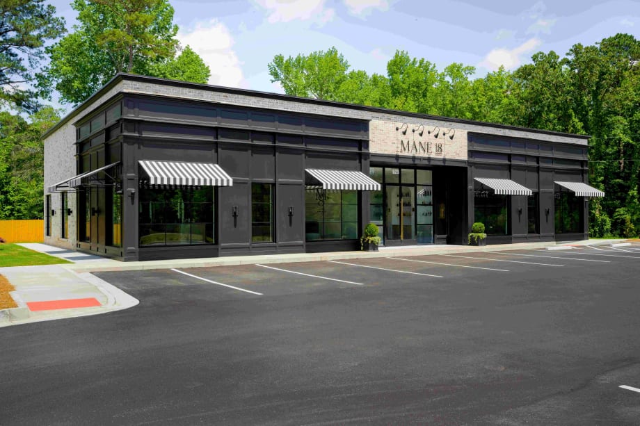 Exterior shot of Mane 18 in Augusta, GA