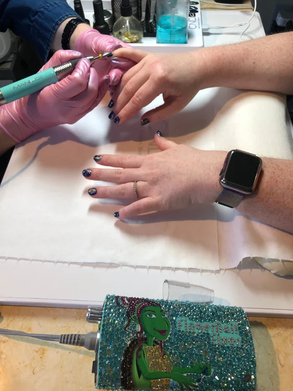 The Salon Floor Should Be a Grumble-Free Zone