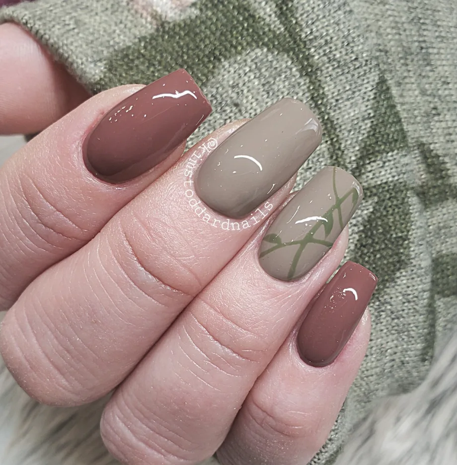 Day 105: Subtle Spring Accent Nail Art