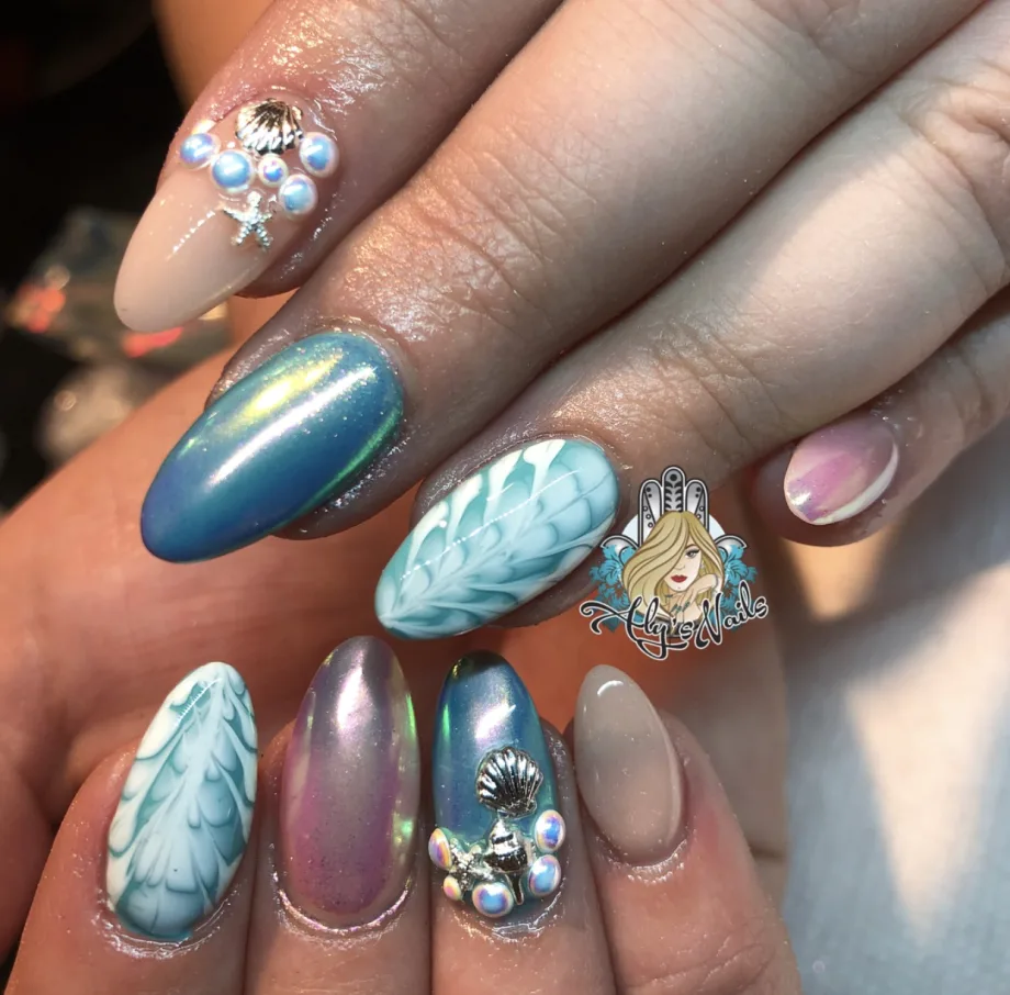 Day 118: Beach Life Nail Art