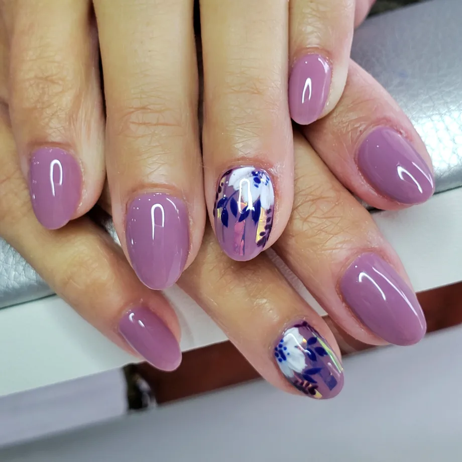 Day 136: Floral Accent Nail Art