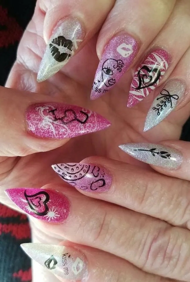 Day 41: Kiss Me Nail Art