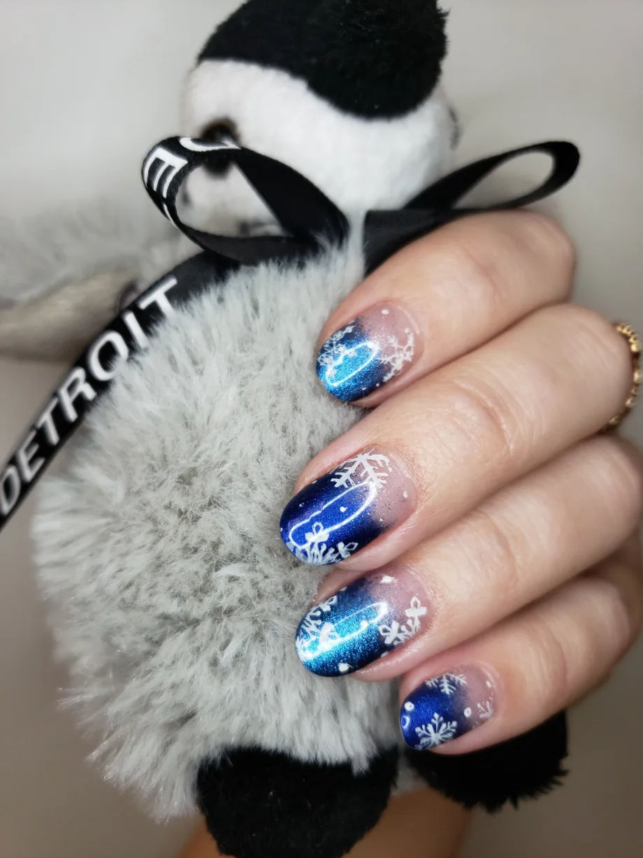 Day 4: Blue Snowflake Nail Art