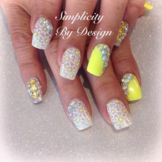 Day 189: Daisy and Crystal Nail Art