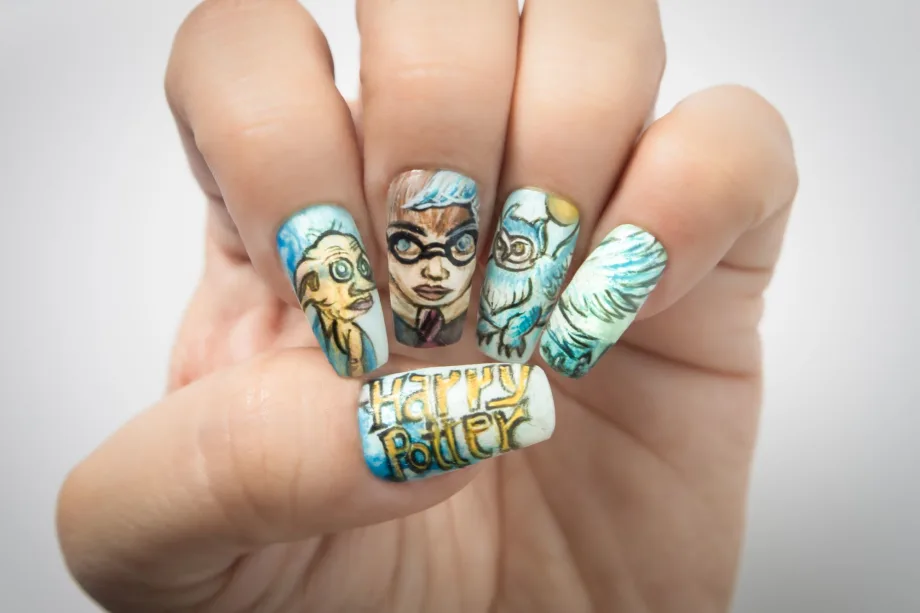 Day 212: Harry Potter Nail Art