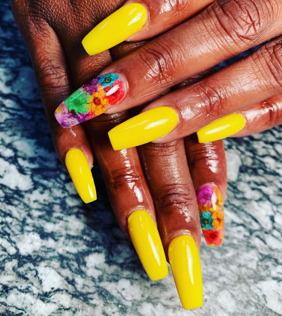 Day 221: Palm Tree and Flower Accent Nail Art