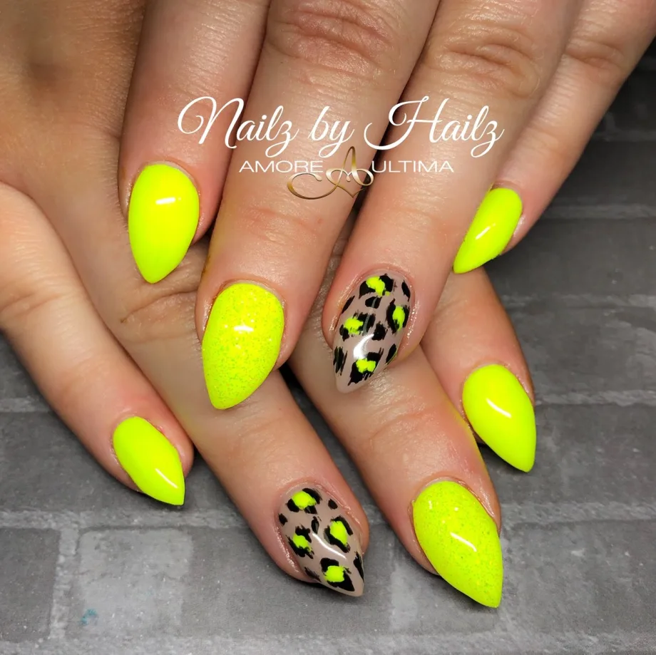 Day 232: Neon Accent Nail Art