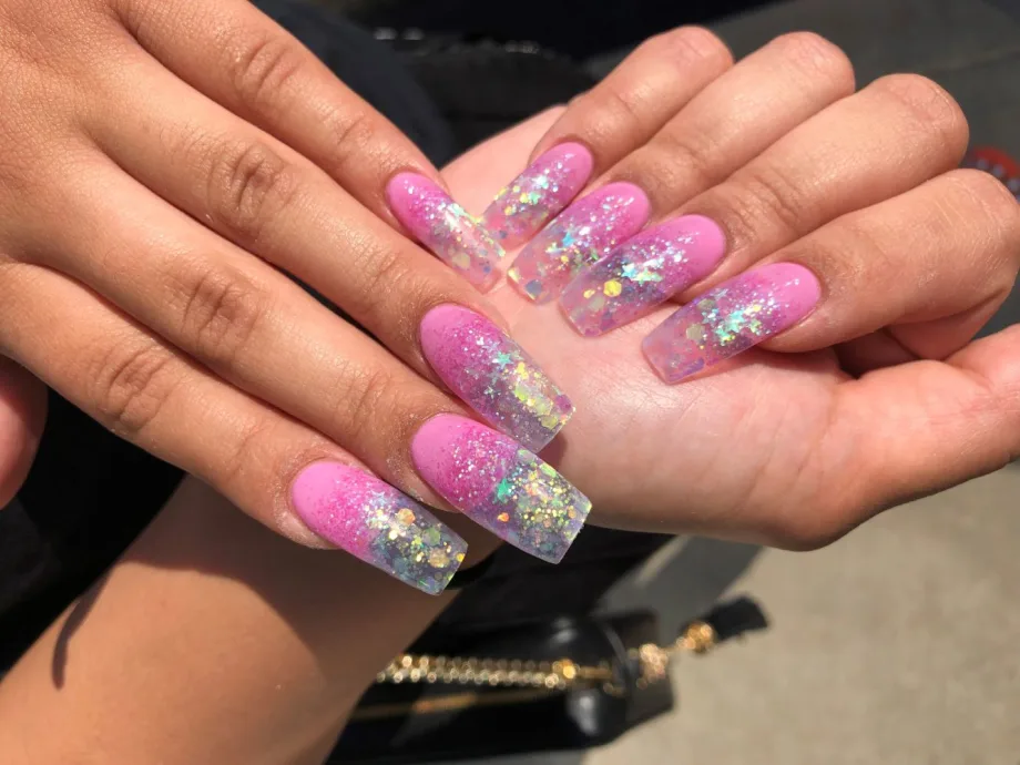 Day 240: Pink Glitter Nail Art