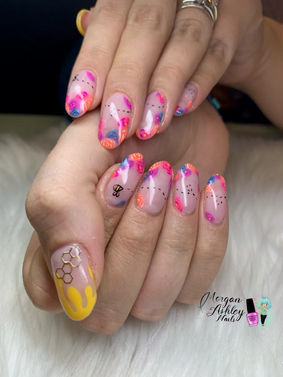 Day 246: Honeybee Nail Art