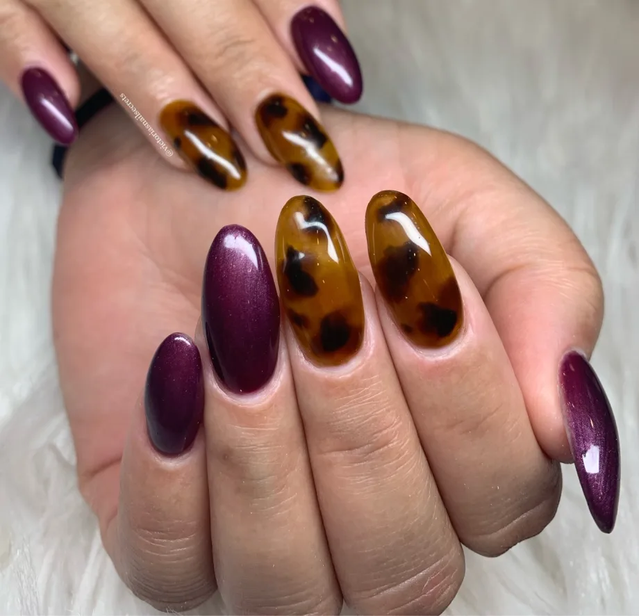 Day 261: Tortoiseshell Accent Nail Art