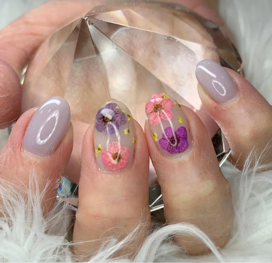 Day 269: Pastel Flower Power Nail Art
