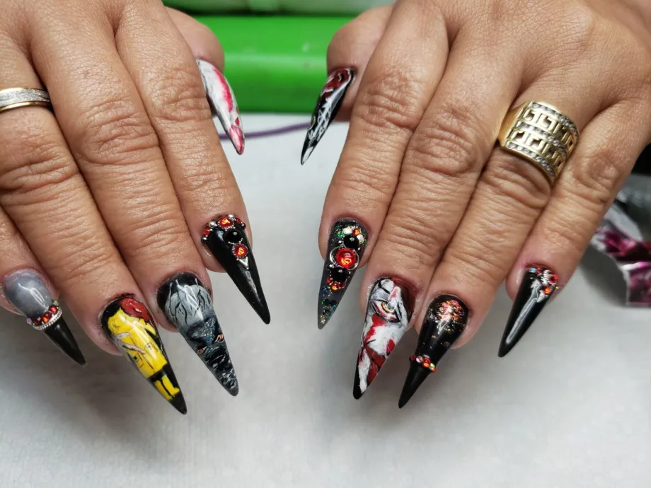 Day 288: IT Nail Art