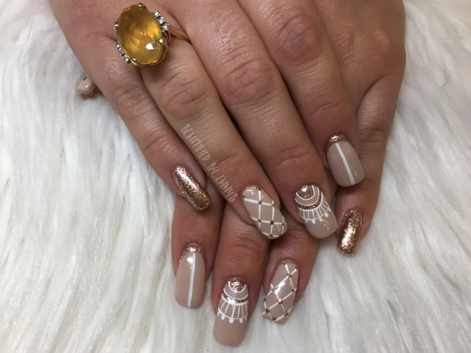Day 315: Vintage Style Nail Art