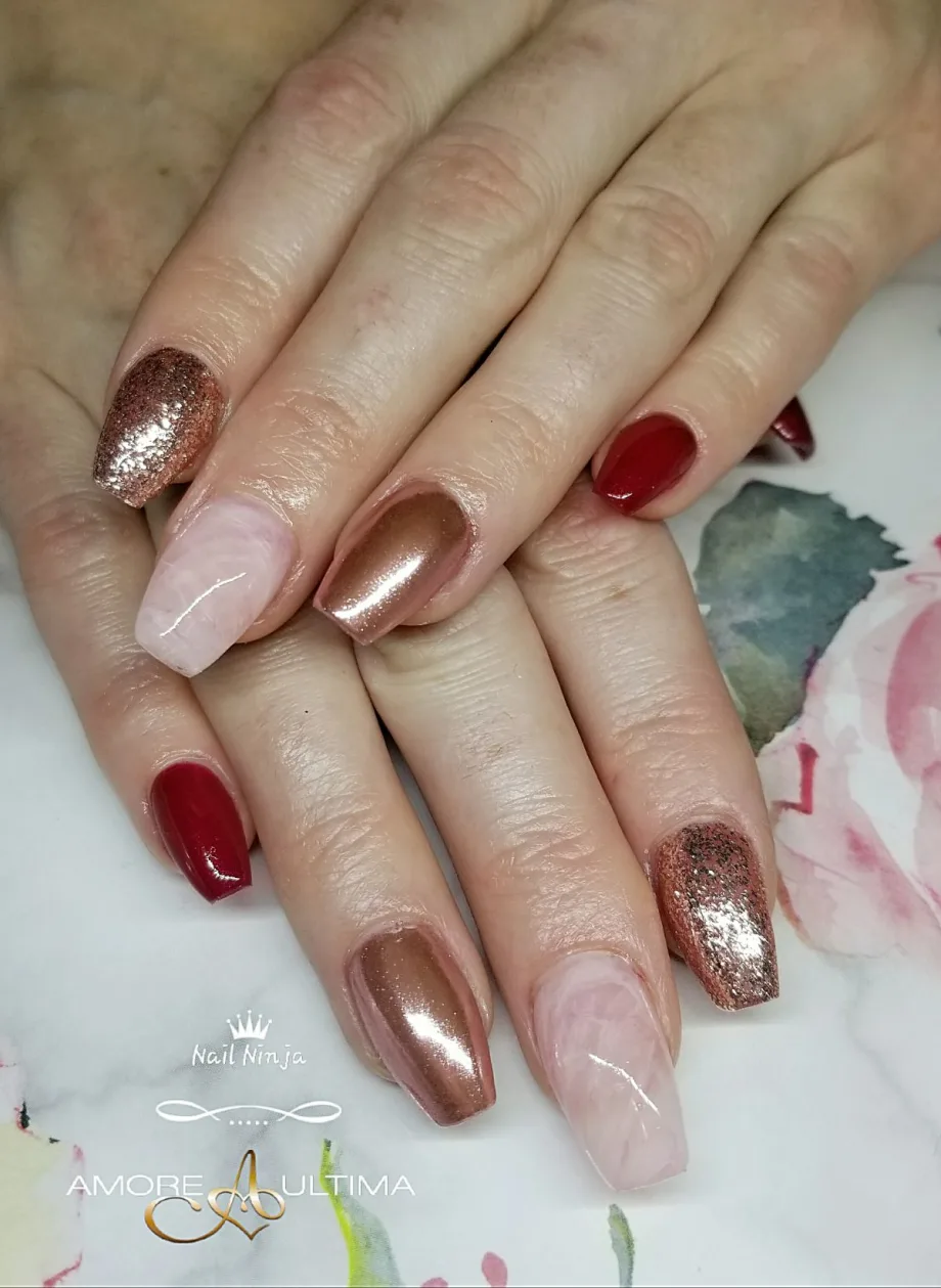 Day 333: Rose Gold Nail Art