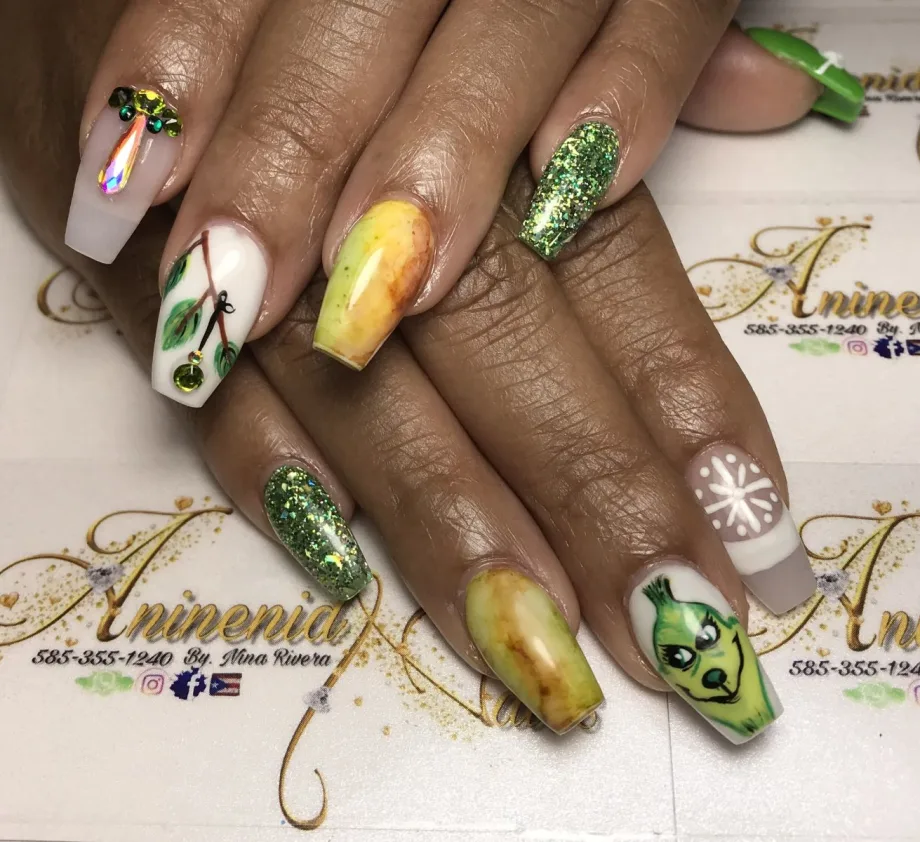 Day 337: Santa and Grinch Nail Art