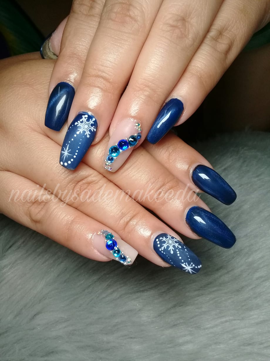 Day 347: Winter Blue Cat Eye Nail Art