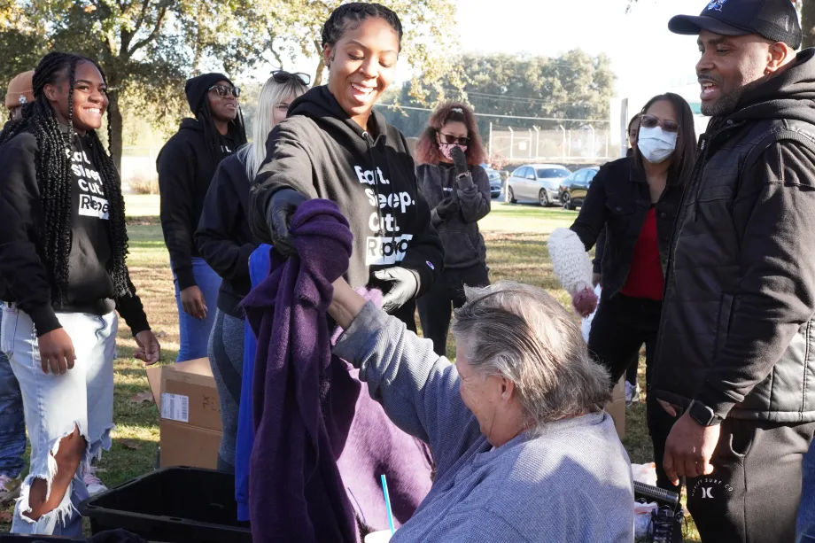 Booksy Amplifies Local Initiative "Heat the Streets" to Support Sacramento Community