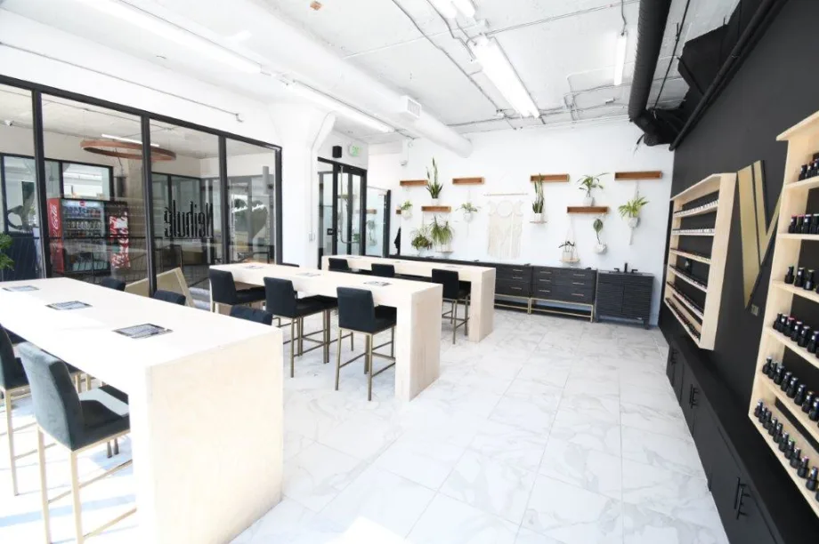 Neihulé Academy of Beauty Opens Retail Store