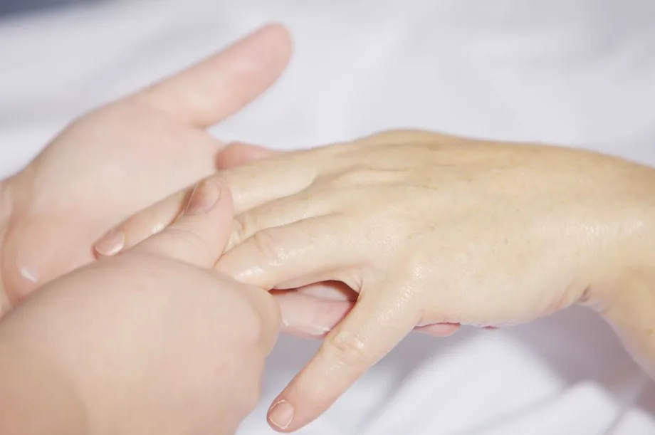 Skinification of Nails