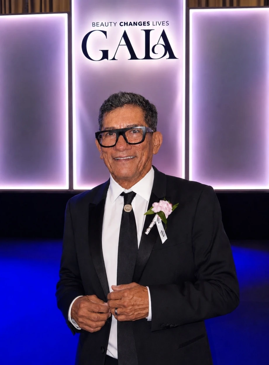 Sam Villa Receives the Beauty Changes Lives Legacy Award