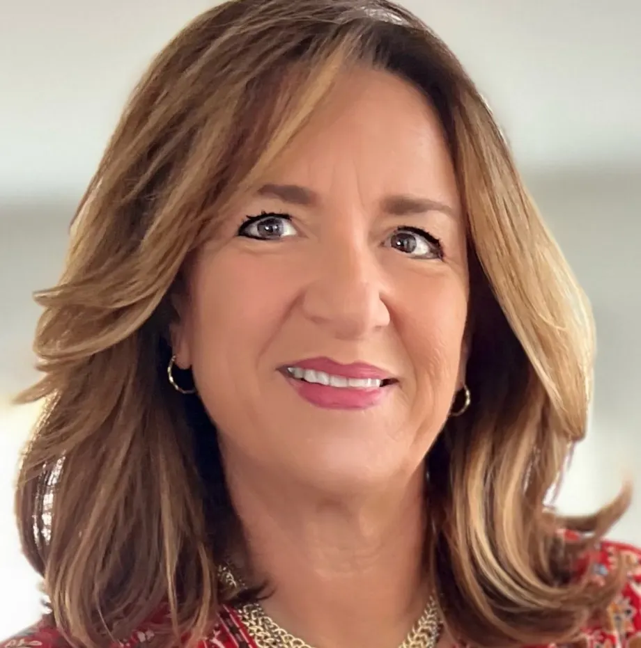 Mastering Emotional Intelligence: The Key to a Thriving Salon and A Happy Life