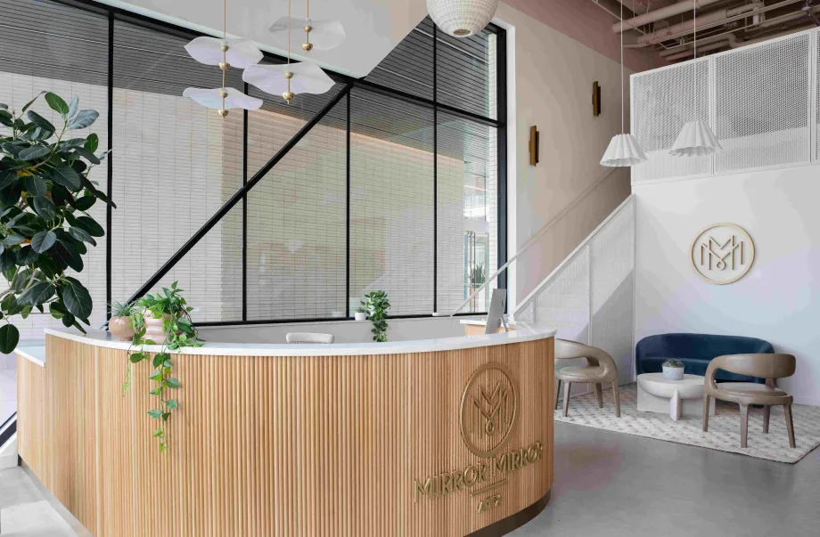 Mirror Mirror's Innovative and Fresh Salon Design