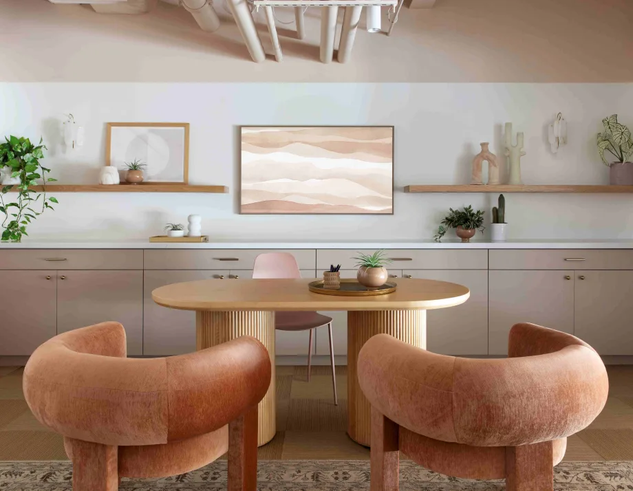 Mirror Mirror's Innovative and Fresh Salon Design