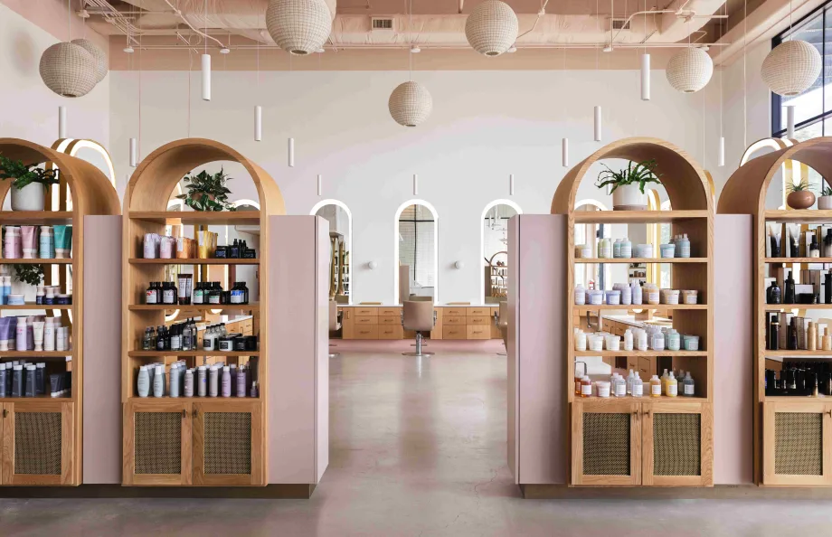 Mirror Mirror's Innovative and Fresh Salon Design