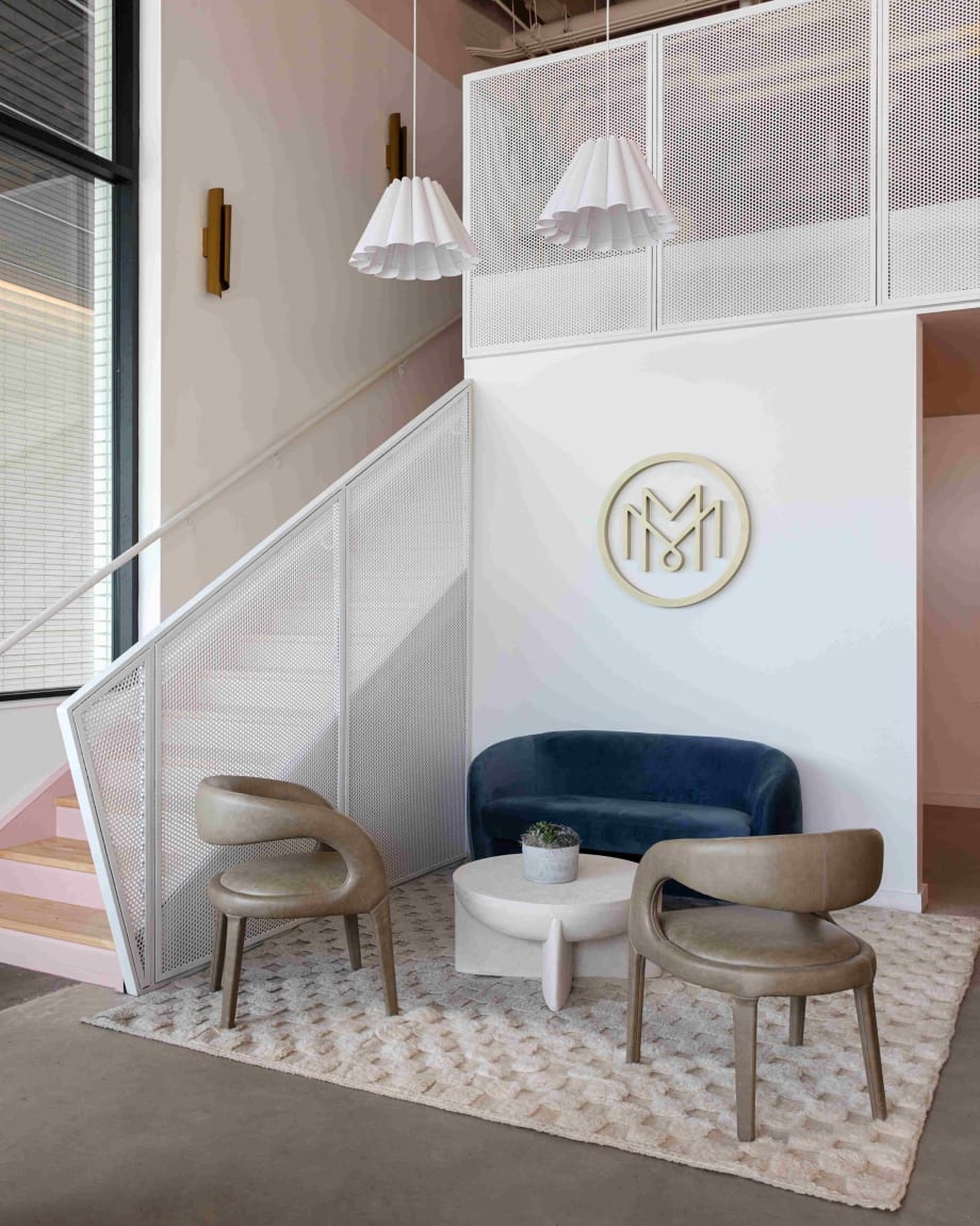 Mirror Mirror's Innovative and Fresh Salon Design