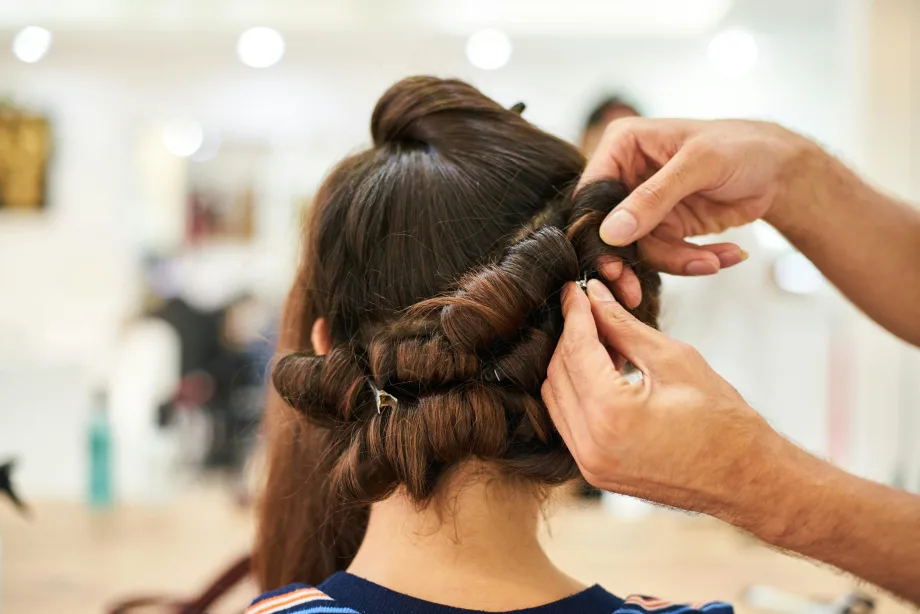 Cosmo Prof to Host Virtual Hairstylist Appreciation Week Education Starting April 21
