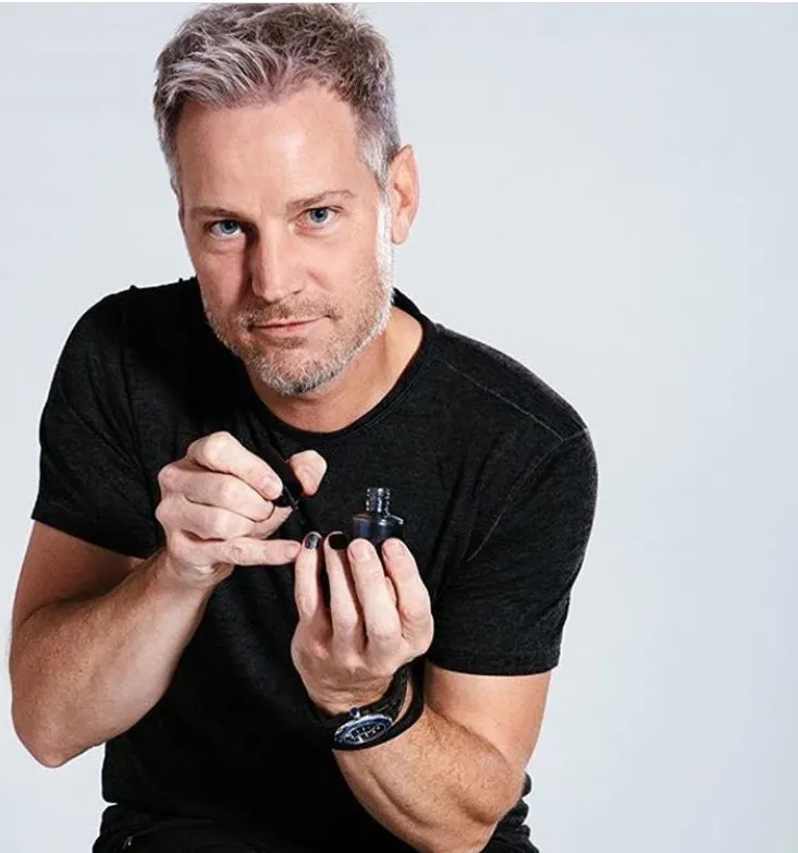 Sign Up for the Tom Bachik x Mia Secret Experience